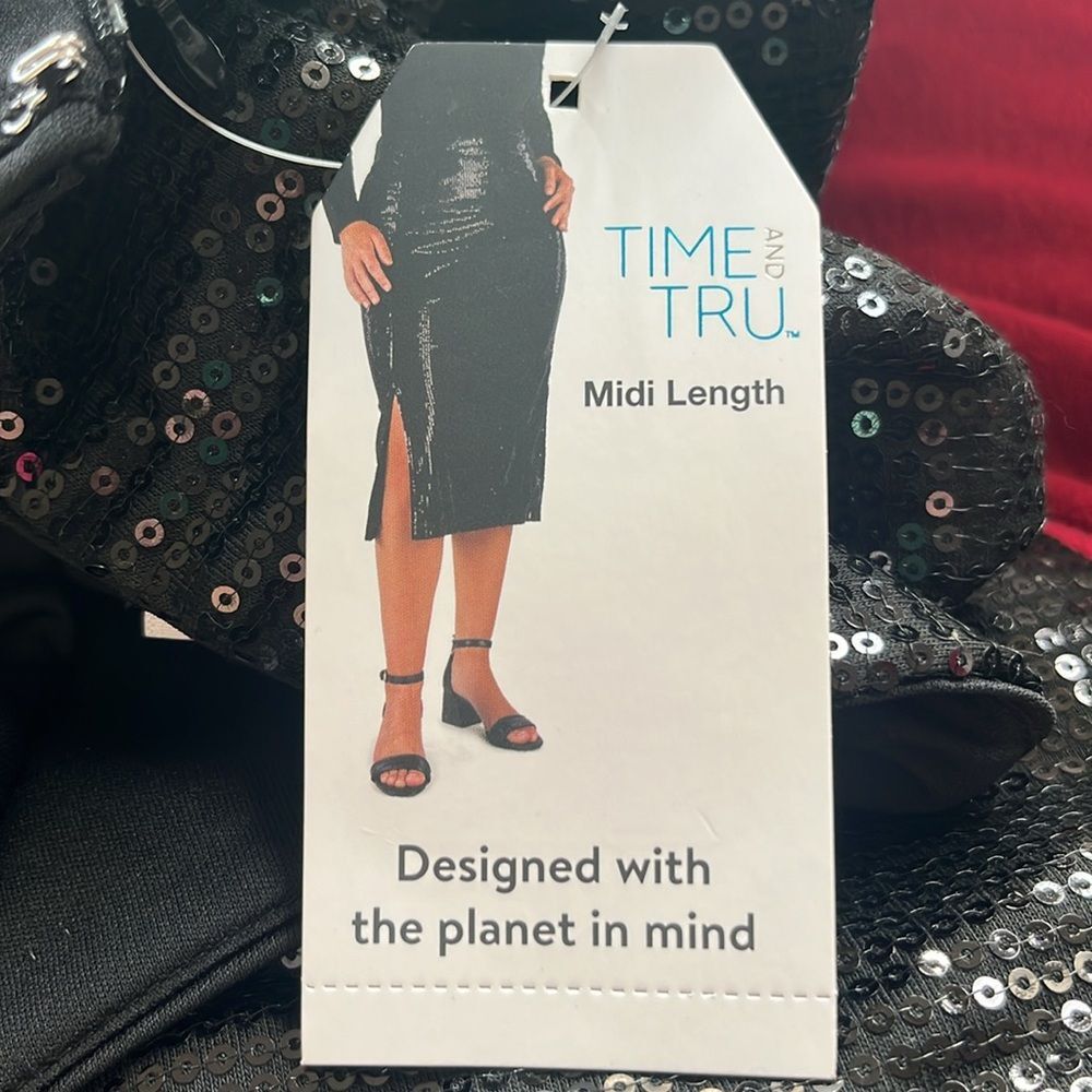 NWT Time and Tru woman’s Black Sequin Skirt size XXXL mid length